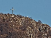 14 Zoom sulla vetta della Cornagera (1311 m)